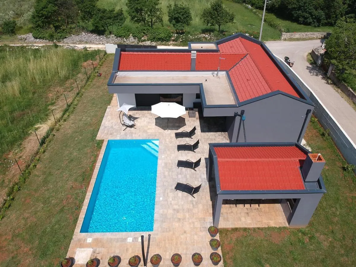 Vila Nora With Heated Pool Marcana