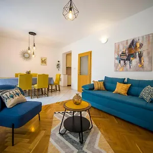 3 Bedroom Antonio , Kaštela Kroatien